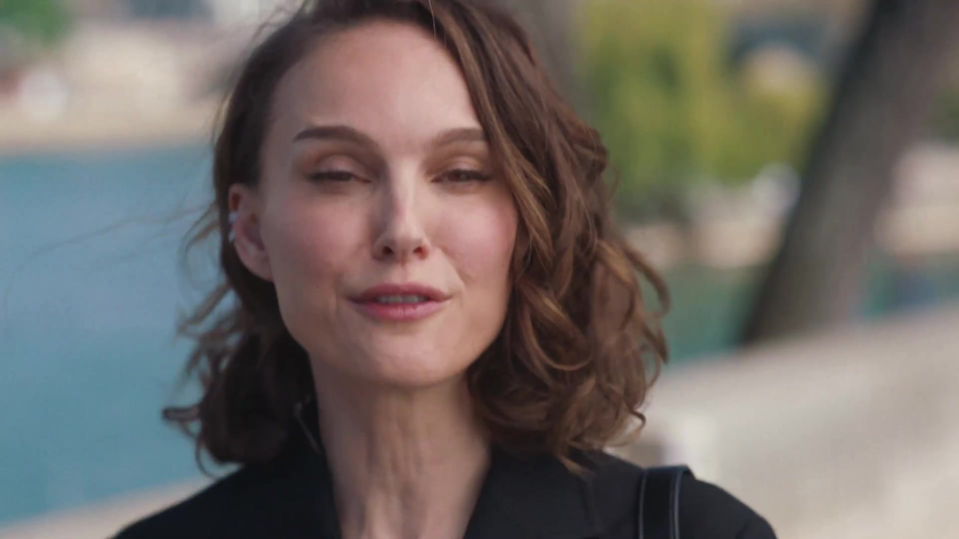 Miss_Dior_-_A_Miss_in_Paris_Episode_3-00_00_34_120.jpeg