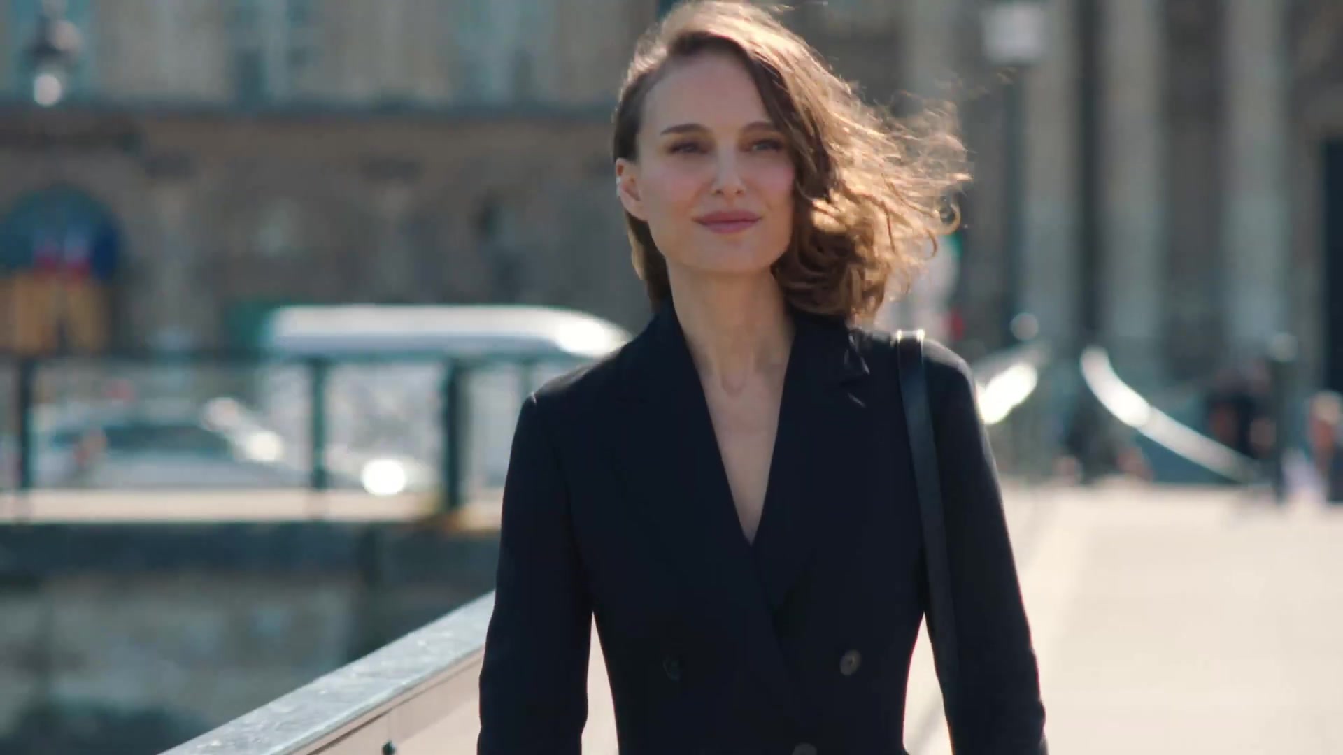 Miss_Dior_-_A_Miss_in_Paris_Episode_3-00_00_36_920.jpeg