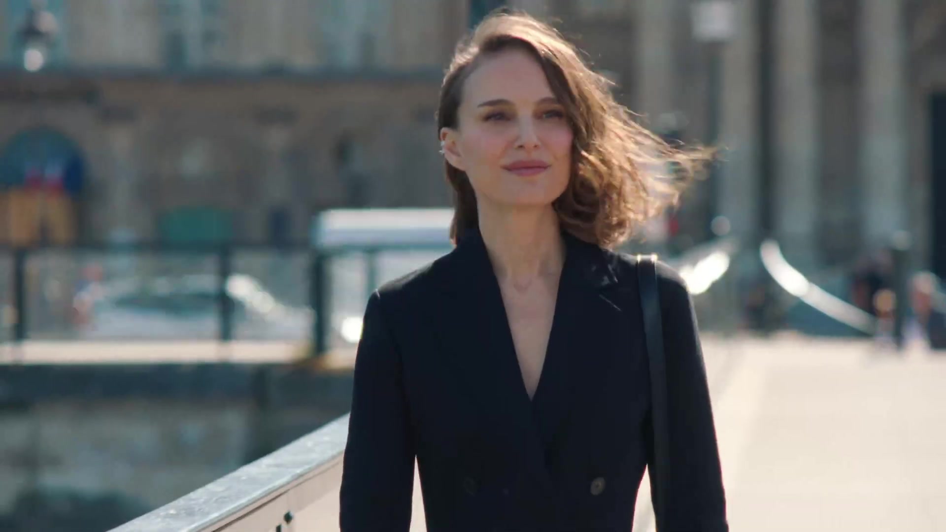 Miss_Dior_-_A_Miss_in_Paris_Episode_3-00_00_37_080.jpeg