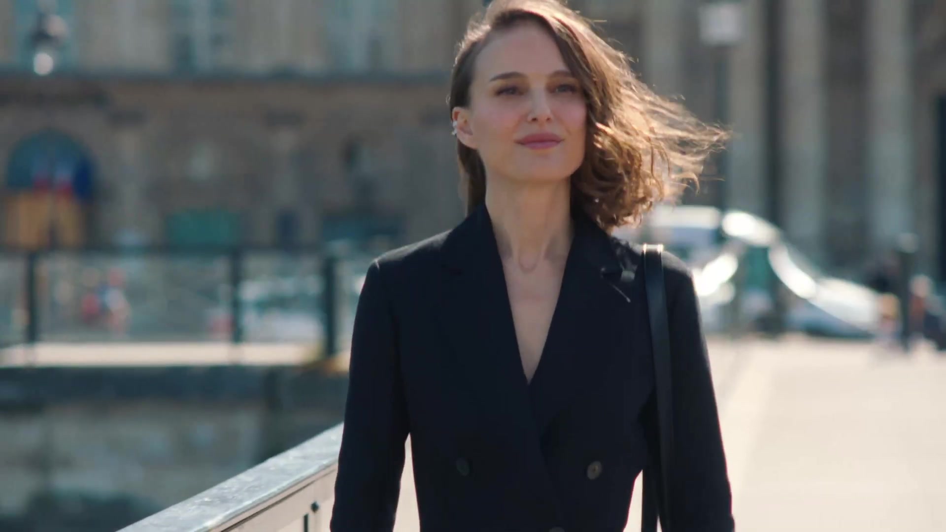Miss_Dior_-_A_Miss_in_Paris_Episode_3-00_00_37_320.jpeg