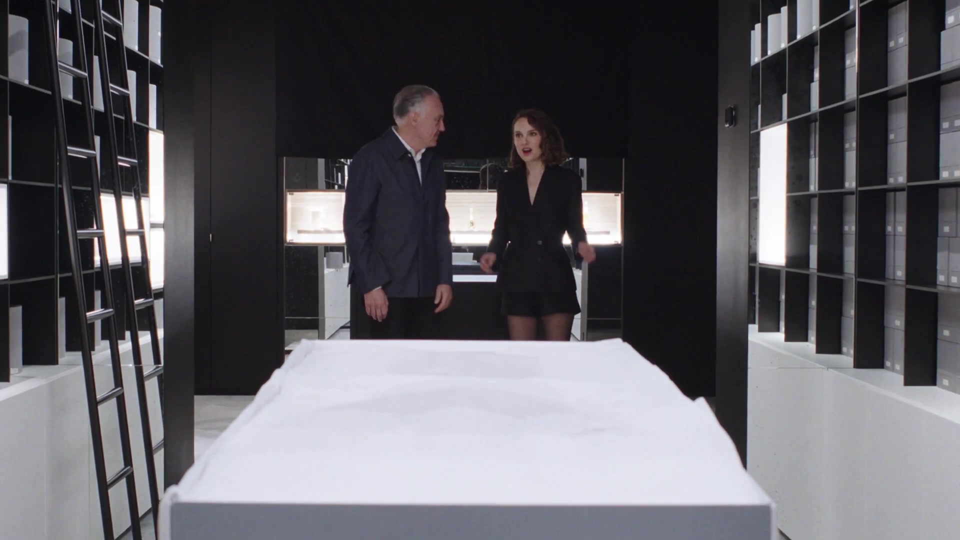 Miss_Dior_-_A_Miss_in_Paris_Episode_4-00_00_06_200.jpeg