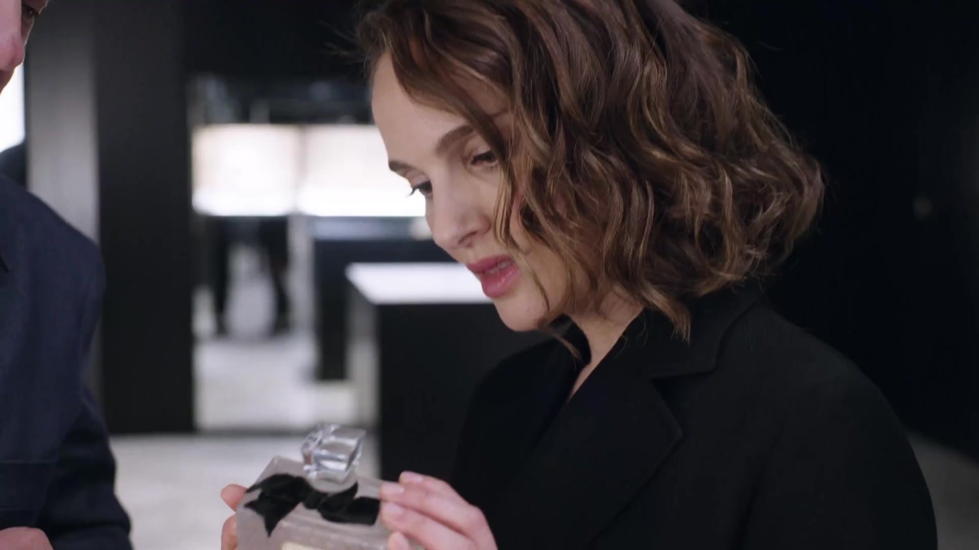 Miss_Dior_-_A_Miss_in_Paris_Episode_4-00_00_18_360.jpeg