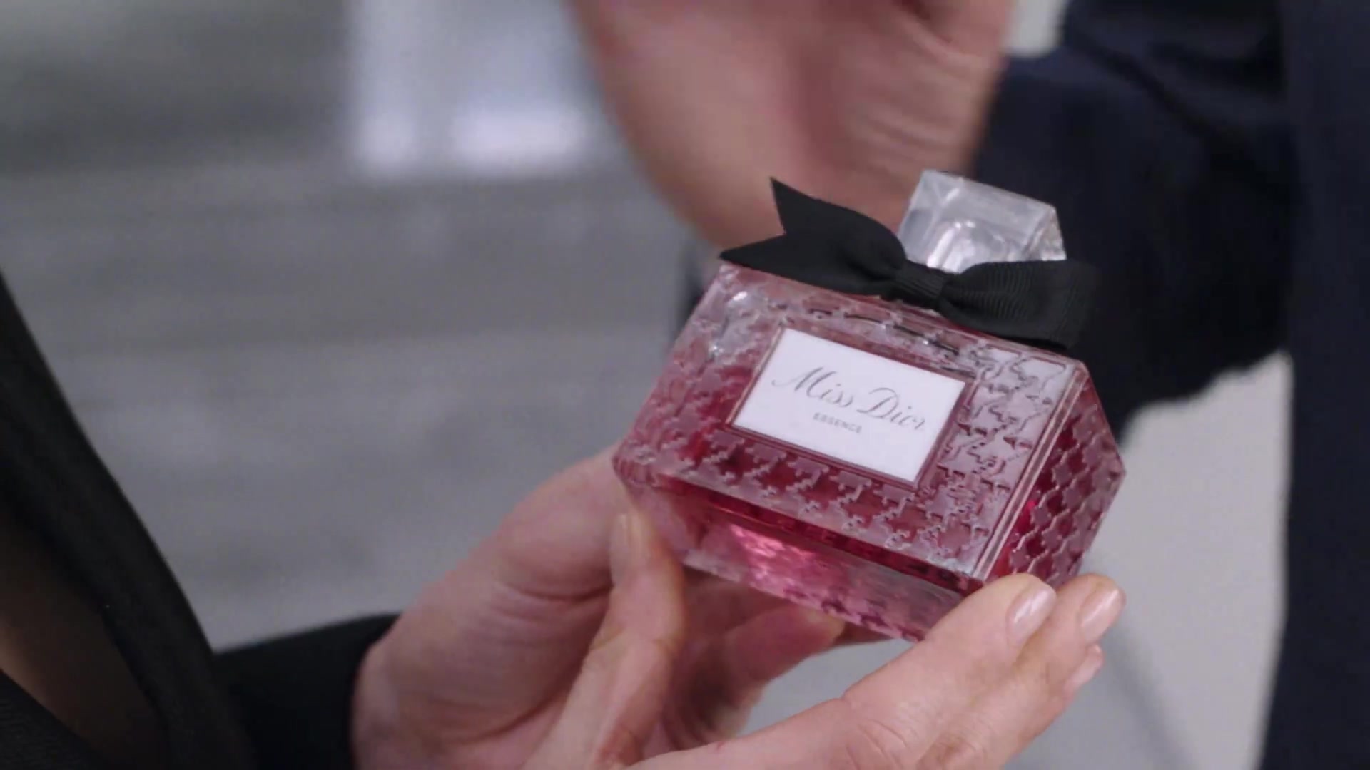 Miss_Dior_-_A_Miss_in_Paris_Episode_4-00_00_25_880.jpeg