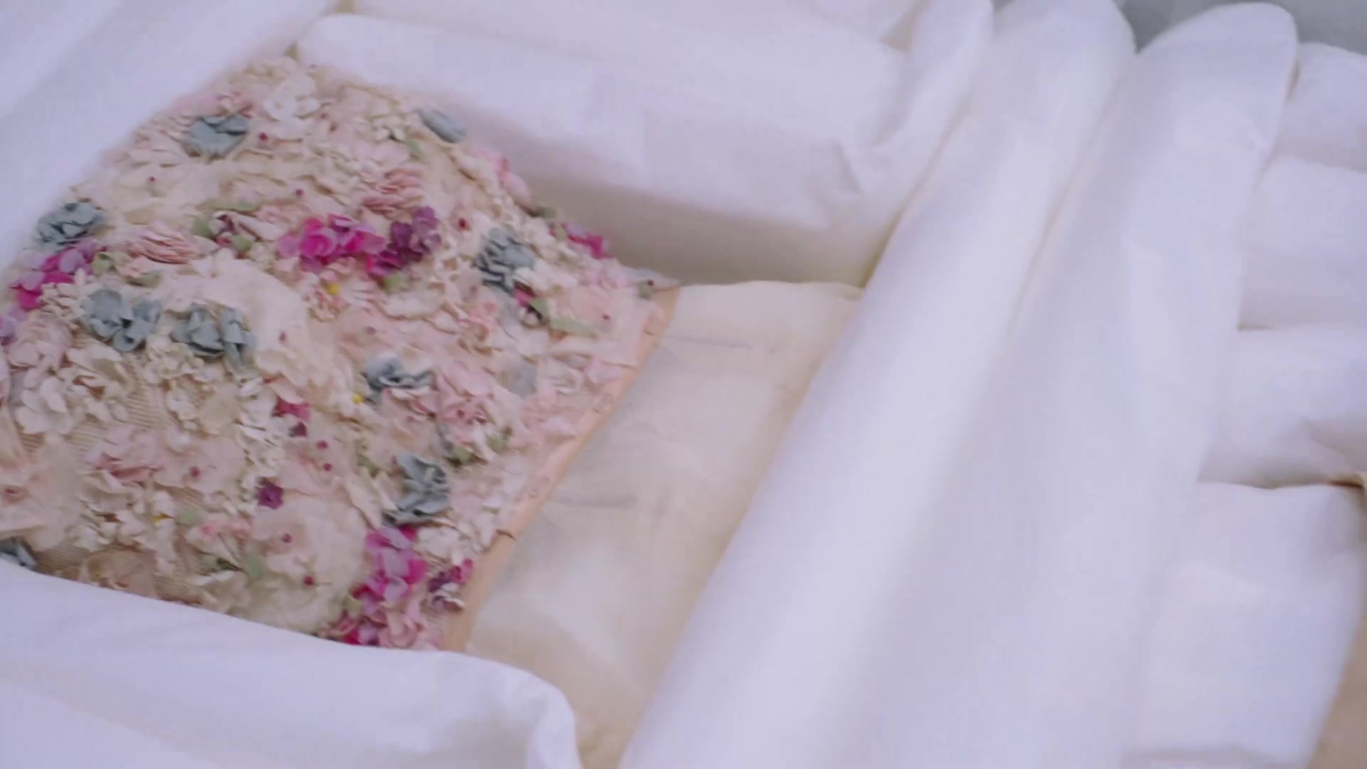 Miss_Dior_-_A_Miss_in_Paris_Episode_4-00_00_41_240.jpeg