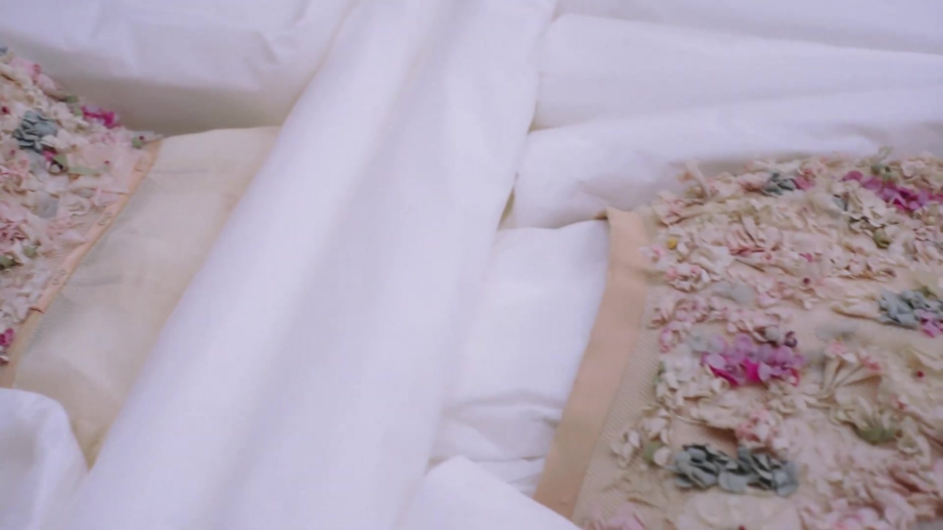 Miss_Dior_-_A_Miss_in_Paris_Episode_4-00_00_42_520.jpeg