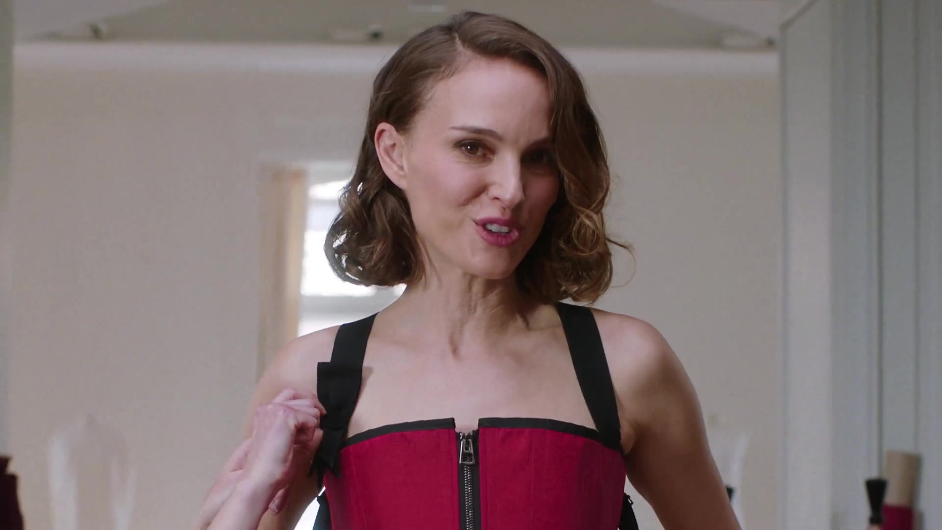 Miss_Dior_-_A_Miss_in_Paris_Episode_5-00_00_05_160.jpeg