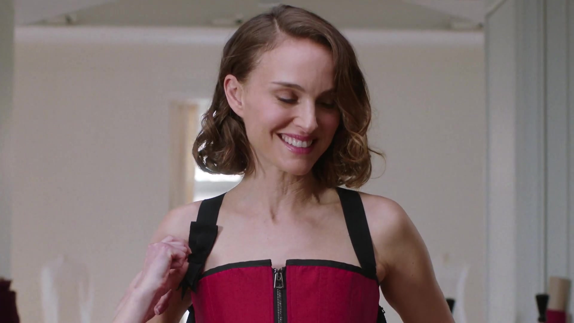 Miss_Dior_-_A_Miss_in_Paris_Episode_5-00_00_05_480.jpeg