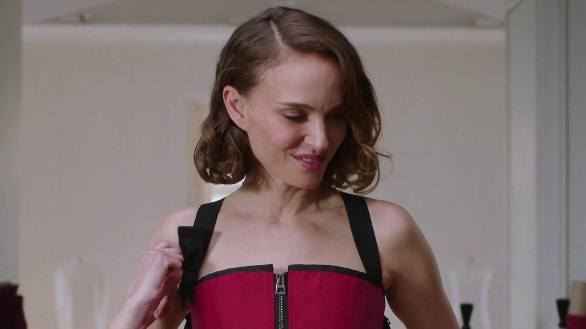 Miss_Dior_-_A_Miss_in_Paris_Episode_5-00_00_05_800.jpeg