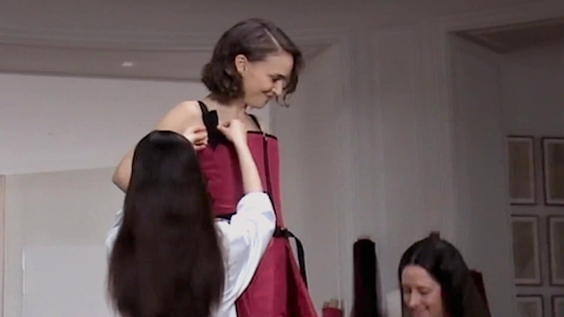 Miss_Dior_-_A_Miss_in_Paris_Episode_5-00_00_06_040.jpeg