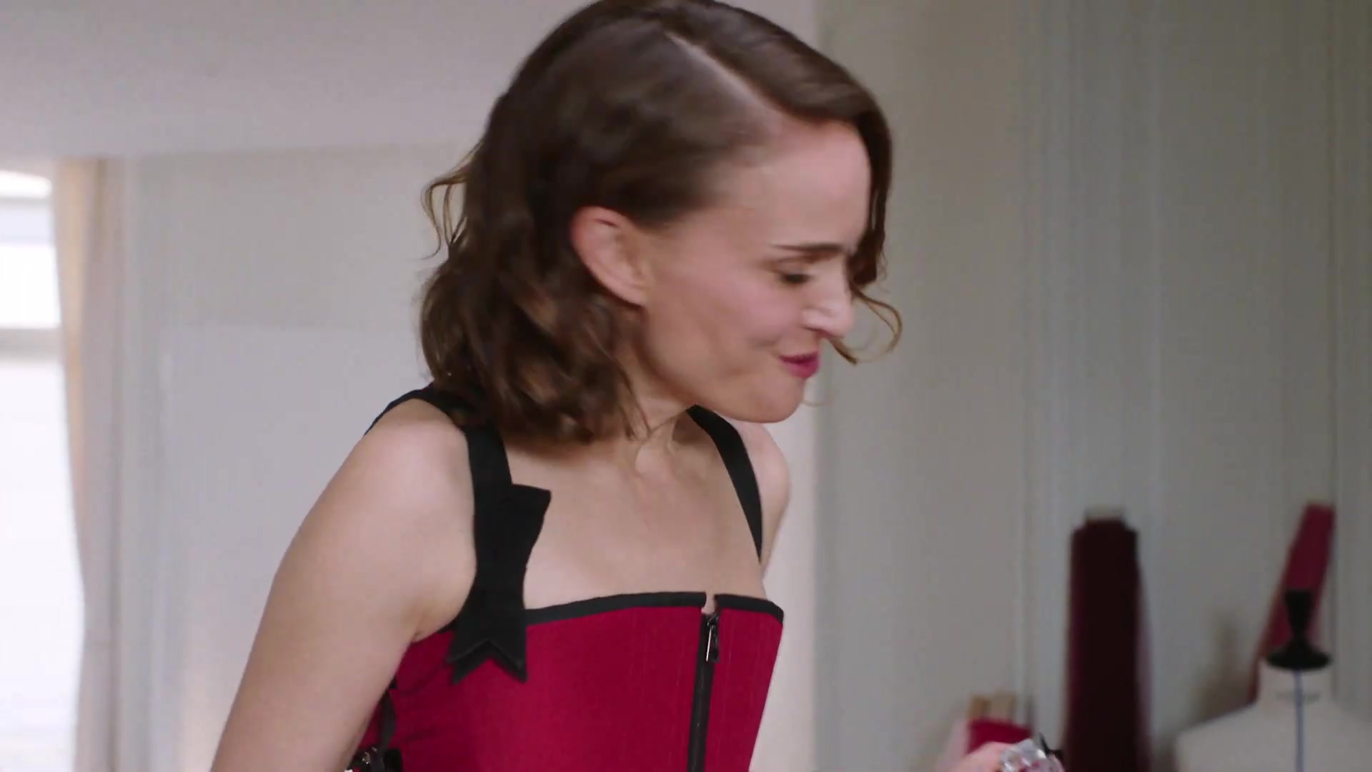 Miss_Dior_-_A_Miss_in_Paris_Episode_5-00_00_35_000.jpeg