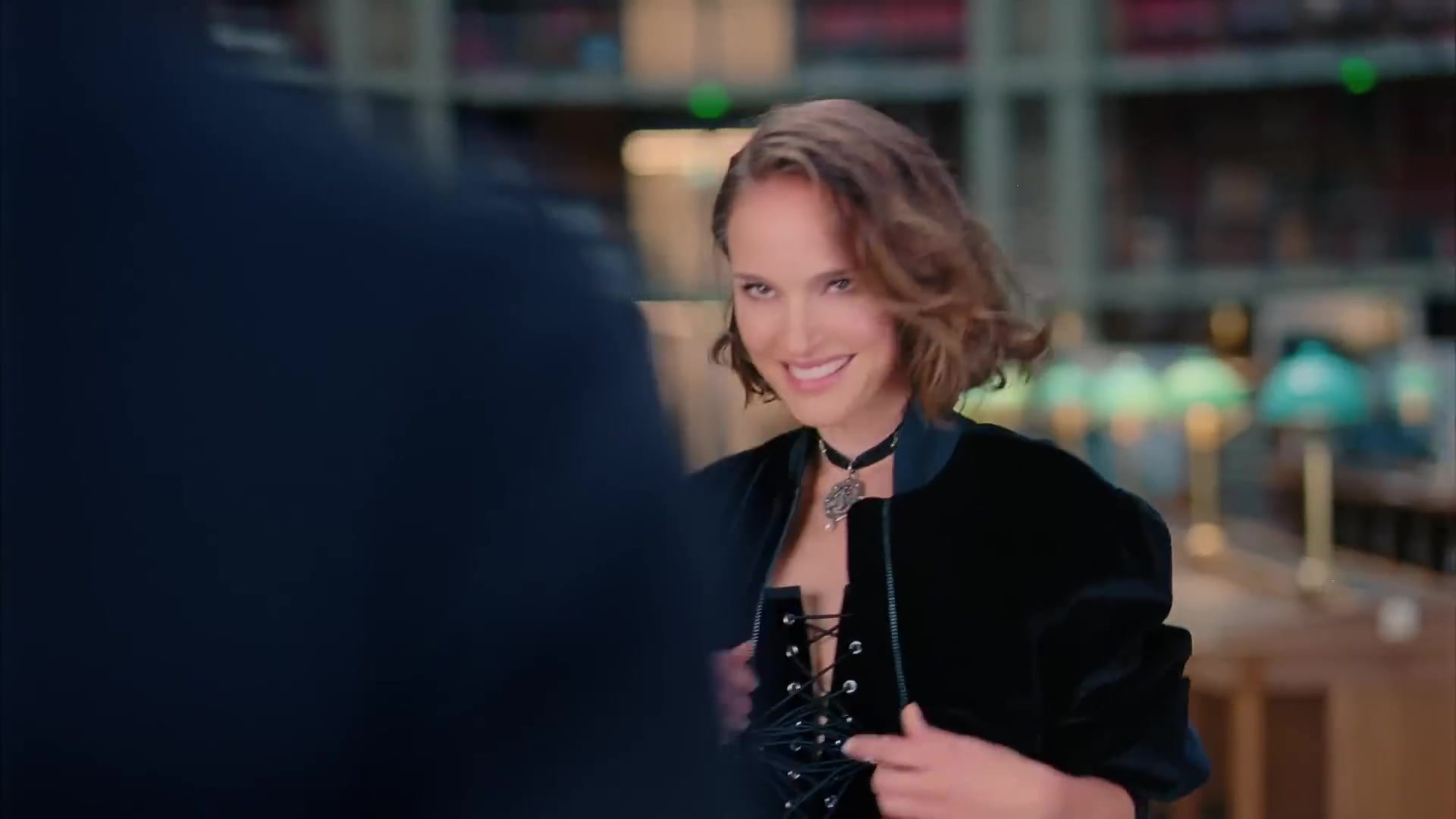 The_New_Miss_Dior_Essence-00_00_06_840.jpeg