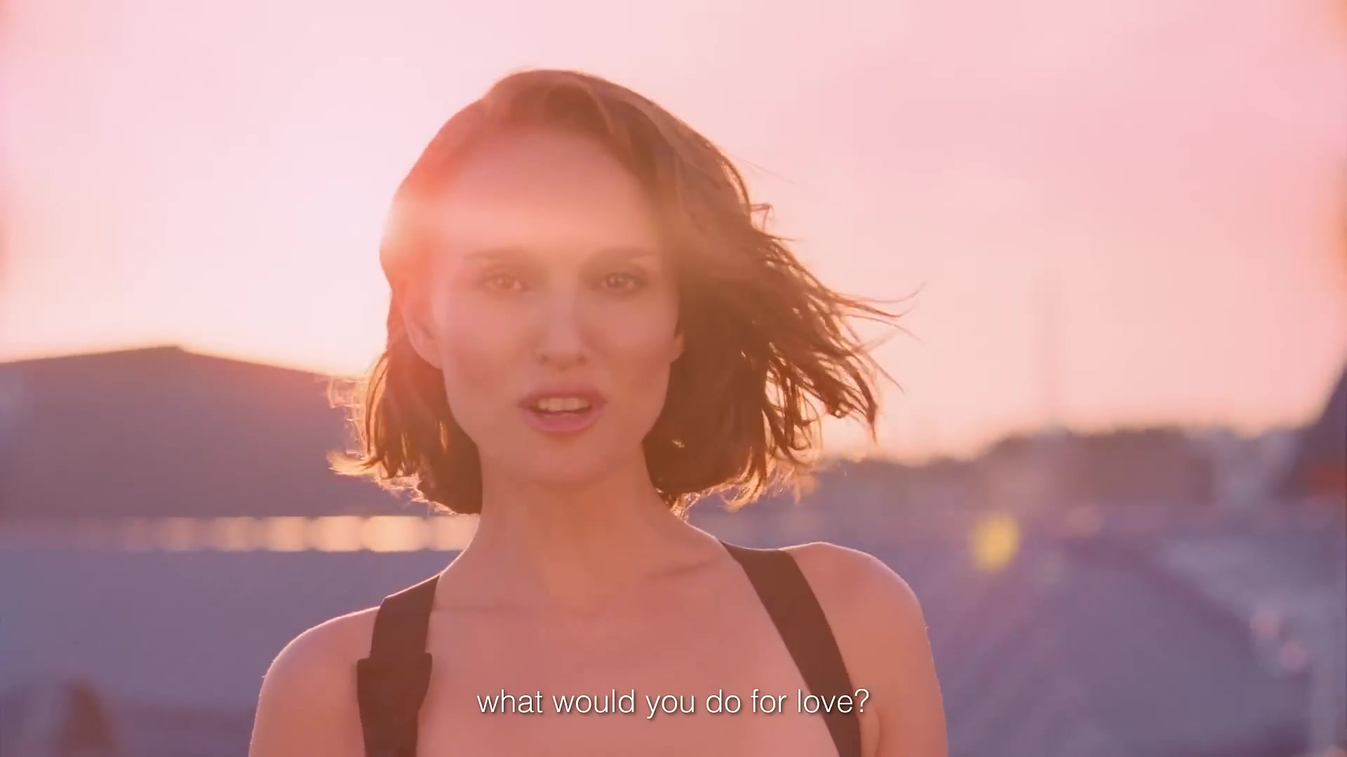 The_New_Miss_Dior_Essence-00_00_25_640.jpeg